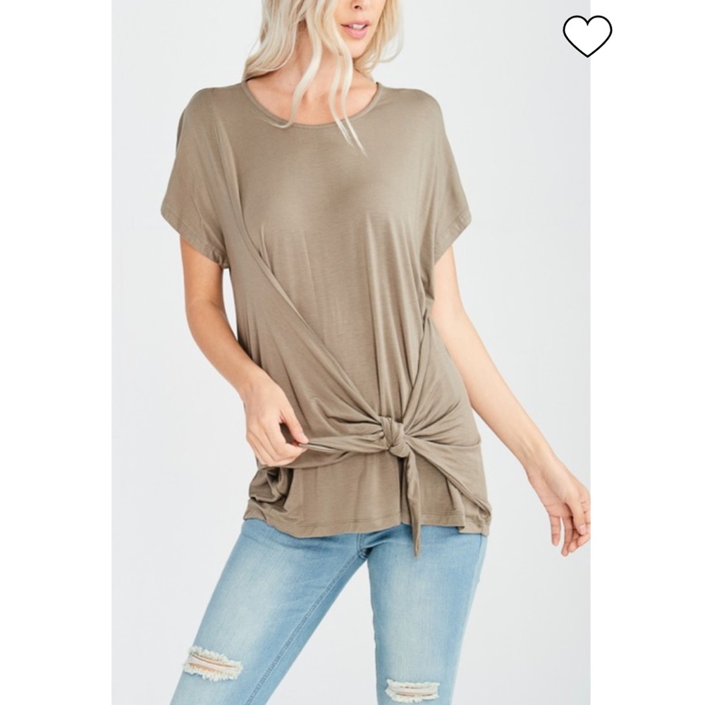 Short sleeve front ribbon tie t-shirt